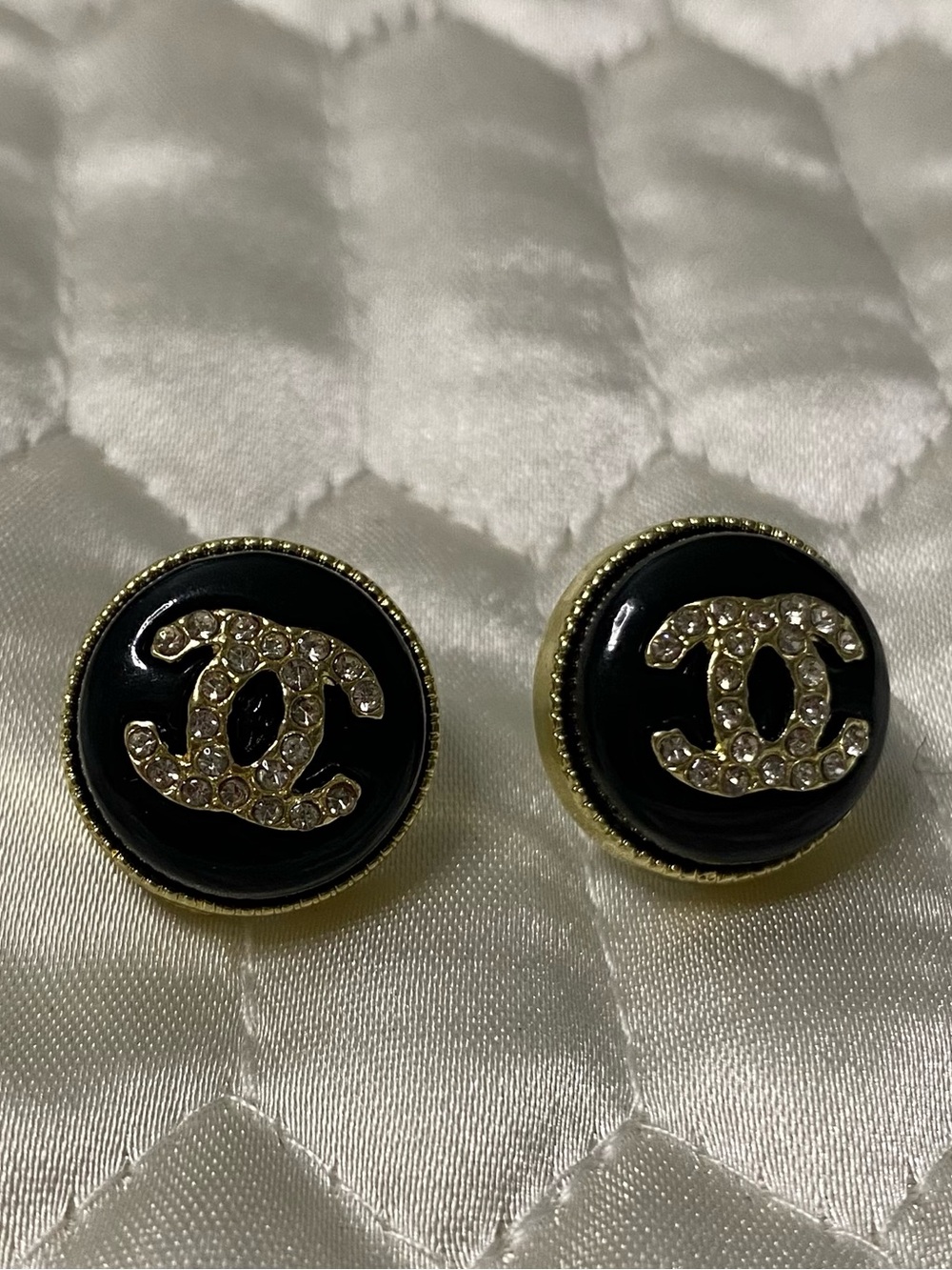 ChaneI. Classic Black and Gold Tone Crystal CC Logo Earrings